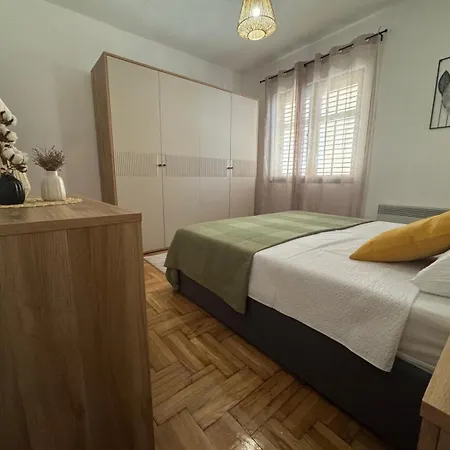 With Parking Space Kraj, Pasman - 8372 Appartamento *