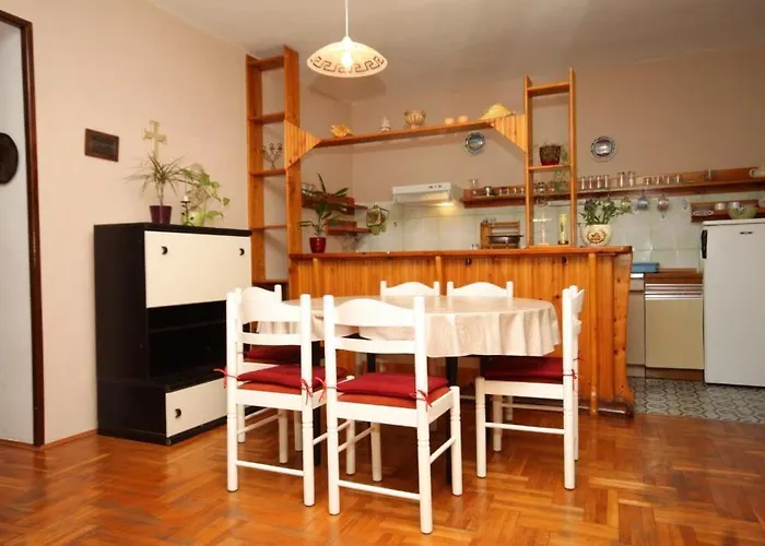 아파트 With Parking Space Kraj, Pasman - 8372 트콘